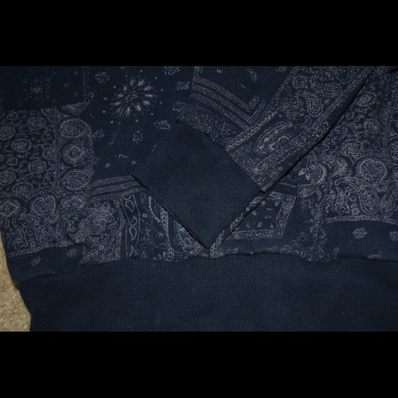 Sweatshirt - Picture 5 of 5